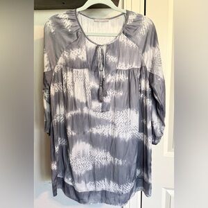 Elegant Gray Tarte Women's Tunic Top